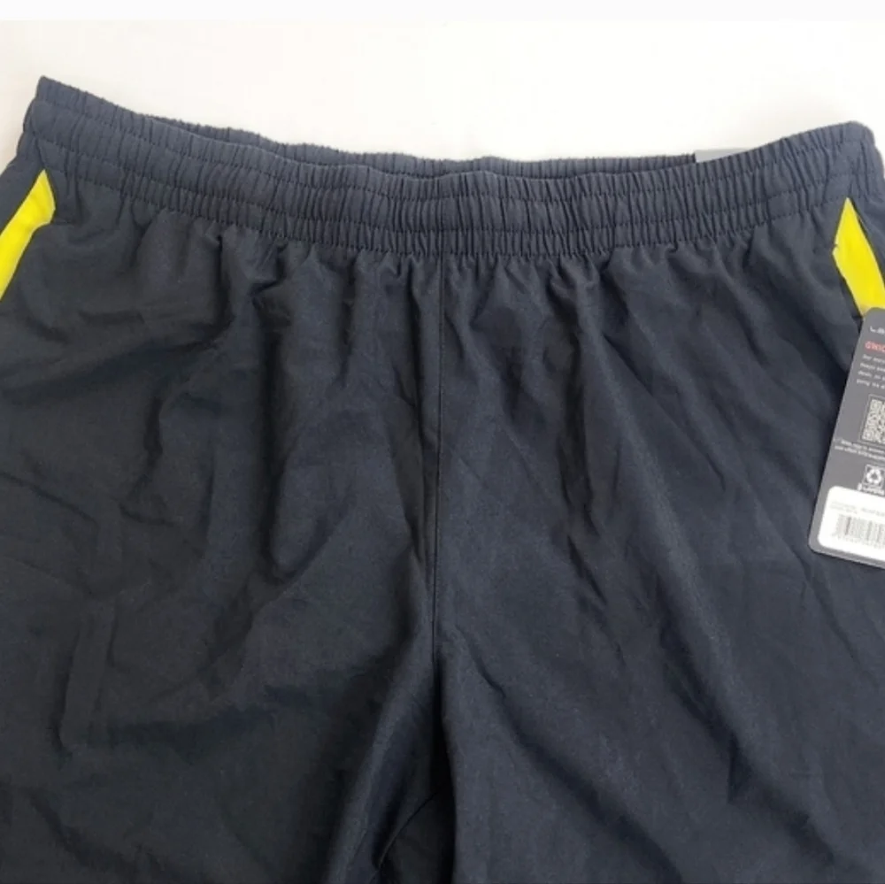 Layer 8 Quick-Dry Technology Men Shorts - Picture 5 of 8